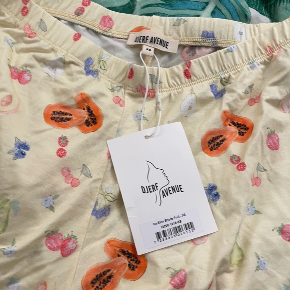 NWT Djerf avenue go slow shorts fruit xs - Picture 2 of 5